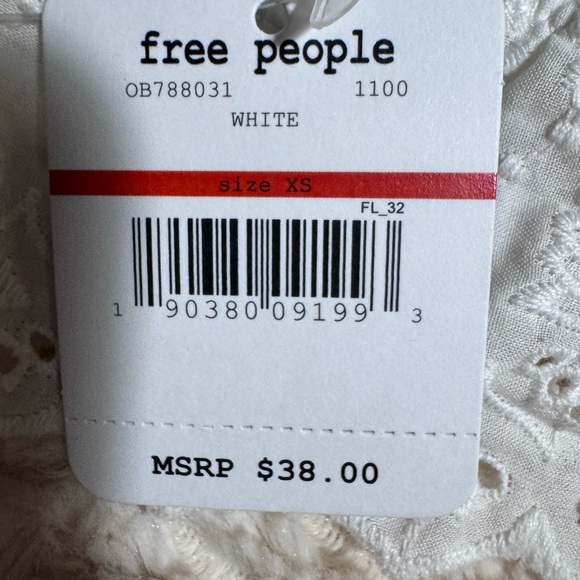 Free People NWT  White Eyelet Lace Bralette - Picture 2 of 5